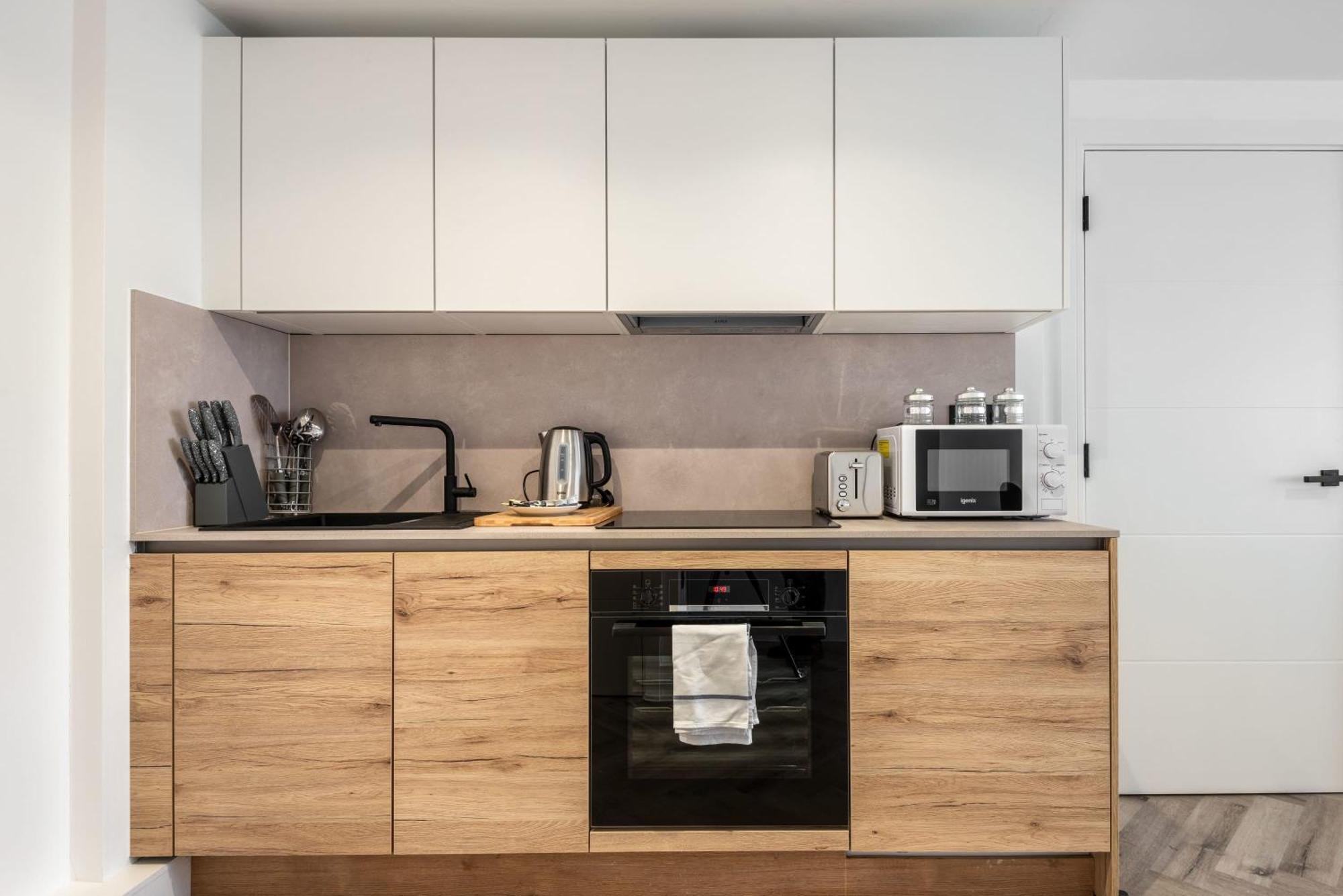 Lovely 1 Bedroom In *